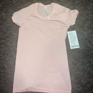 LIGHT PINK LULU SWIFTLY TECH NWT NEVER BEEN WORN